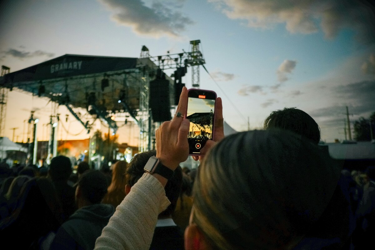 WiFi para festivales: Claves para evitar la saturación de red y garantizar una buena conexión