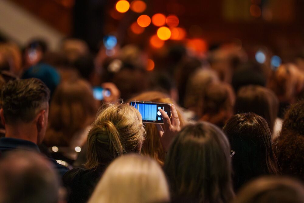 Riesgos de una red wifi abierta en eventos: ¿Qué puede pasar si no la proteges bien?